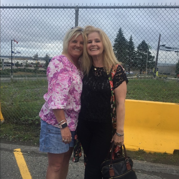 Meet your Posher, Willena - Picture 1 of 1